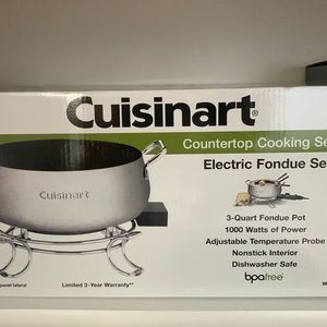 NWT Cuisinart Fondue Pot